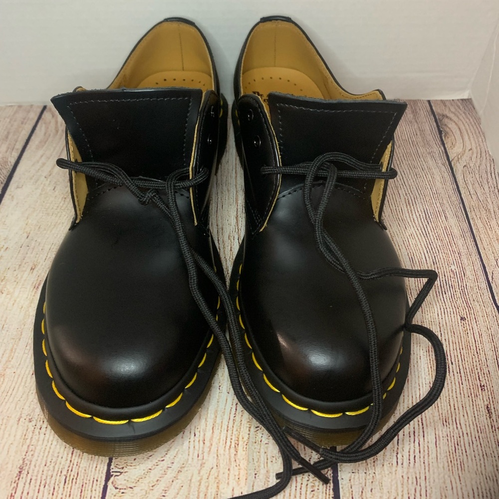 Dr. Martens Black and Yellow Women’s Oxfords Size: US9 L